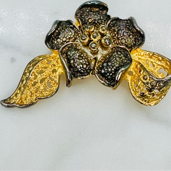 Flower Brooch Pin Gold Tone and Gunmetal Burnished Finish Ribbon Bow Romantic - Picture 9 of 9